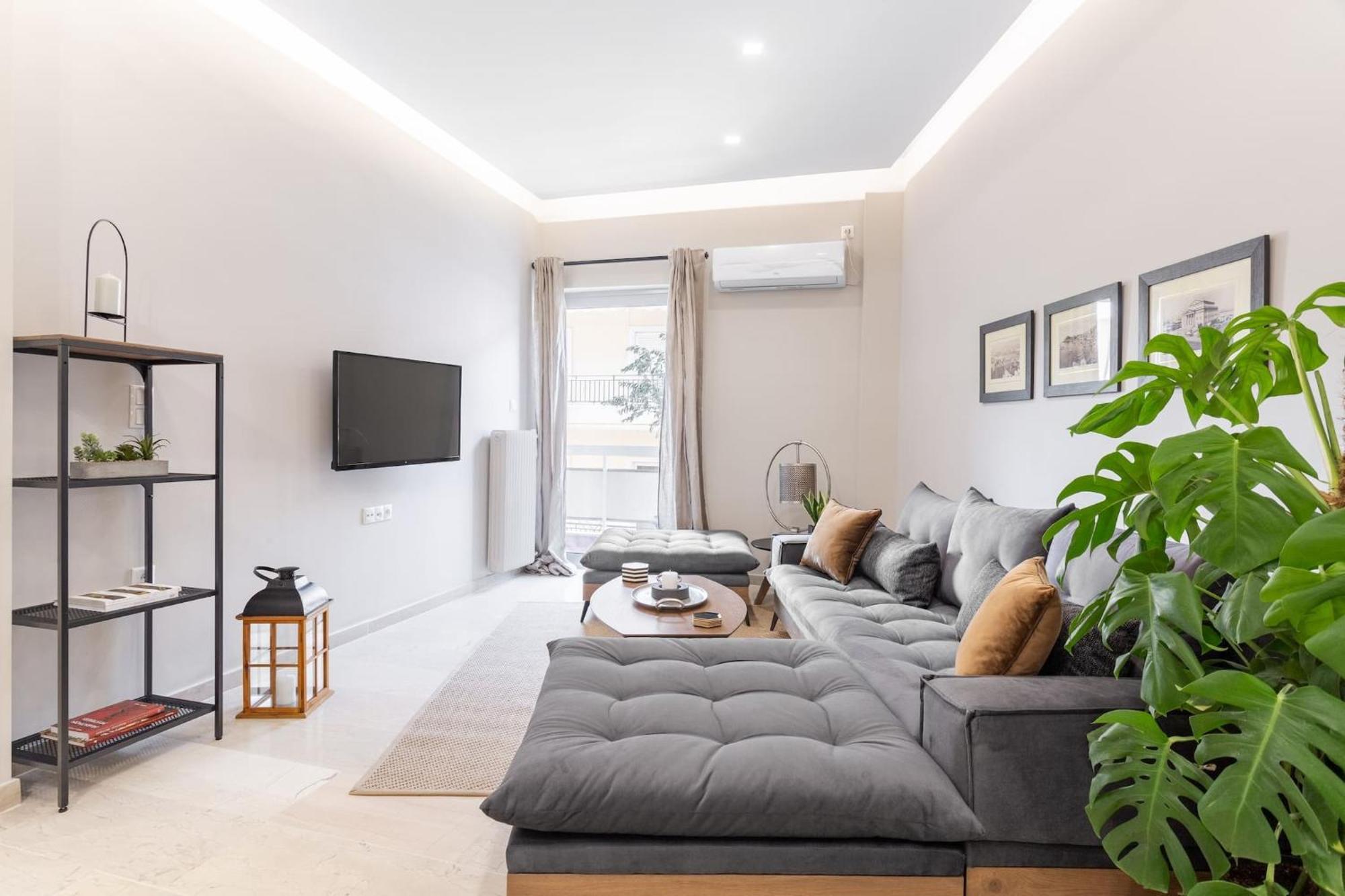 Deluxe 3-Bdrm Urban-Industrial Apt At Acropolis Athen Eksteriør billede